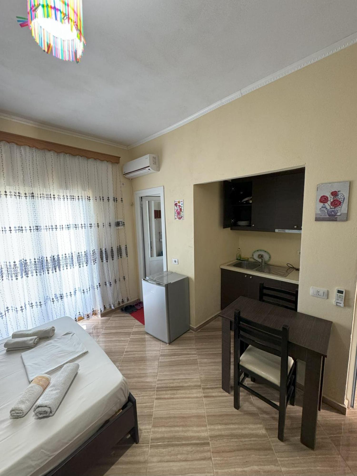 Adrian Agustin Rooms Lukovë エクステリア 写真