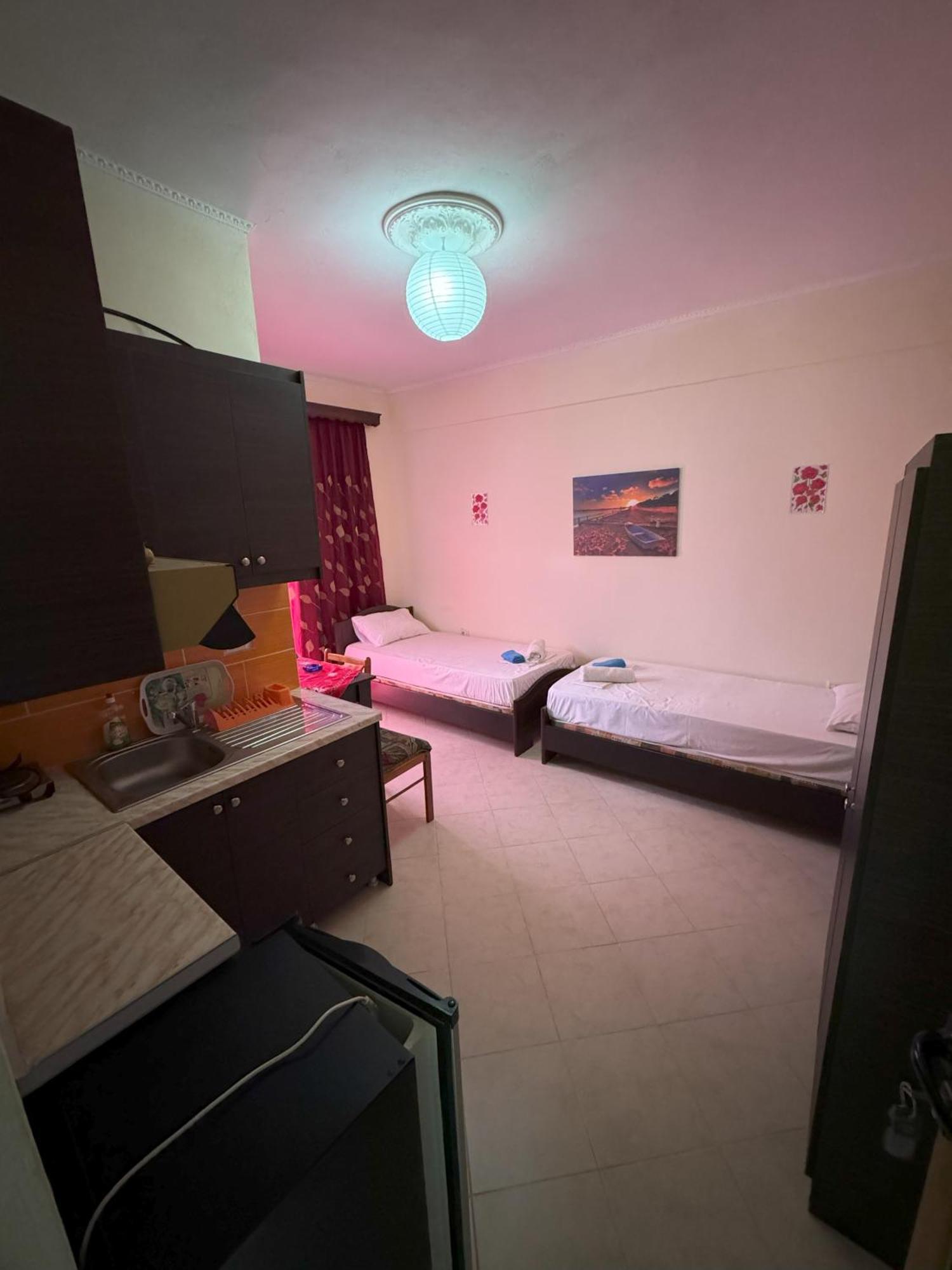 Adrian Agustin Rooms Lukovë エクステリア 写真