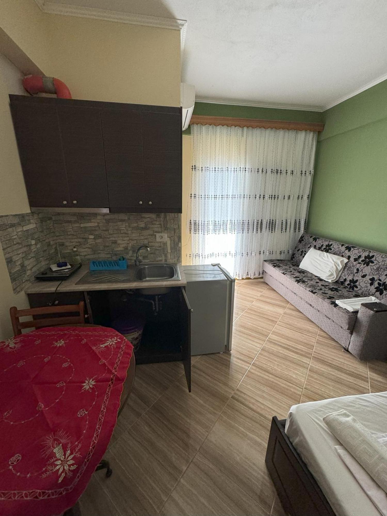 Adrian Agustin Rooms Lukovë エクステリア 写真
