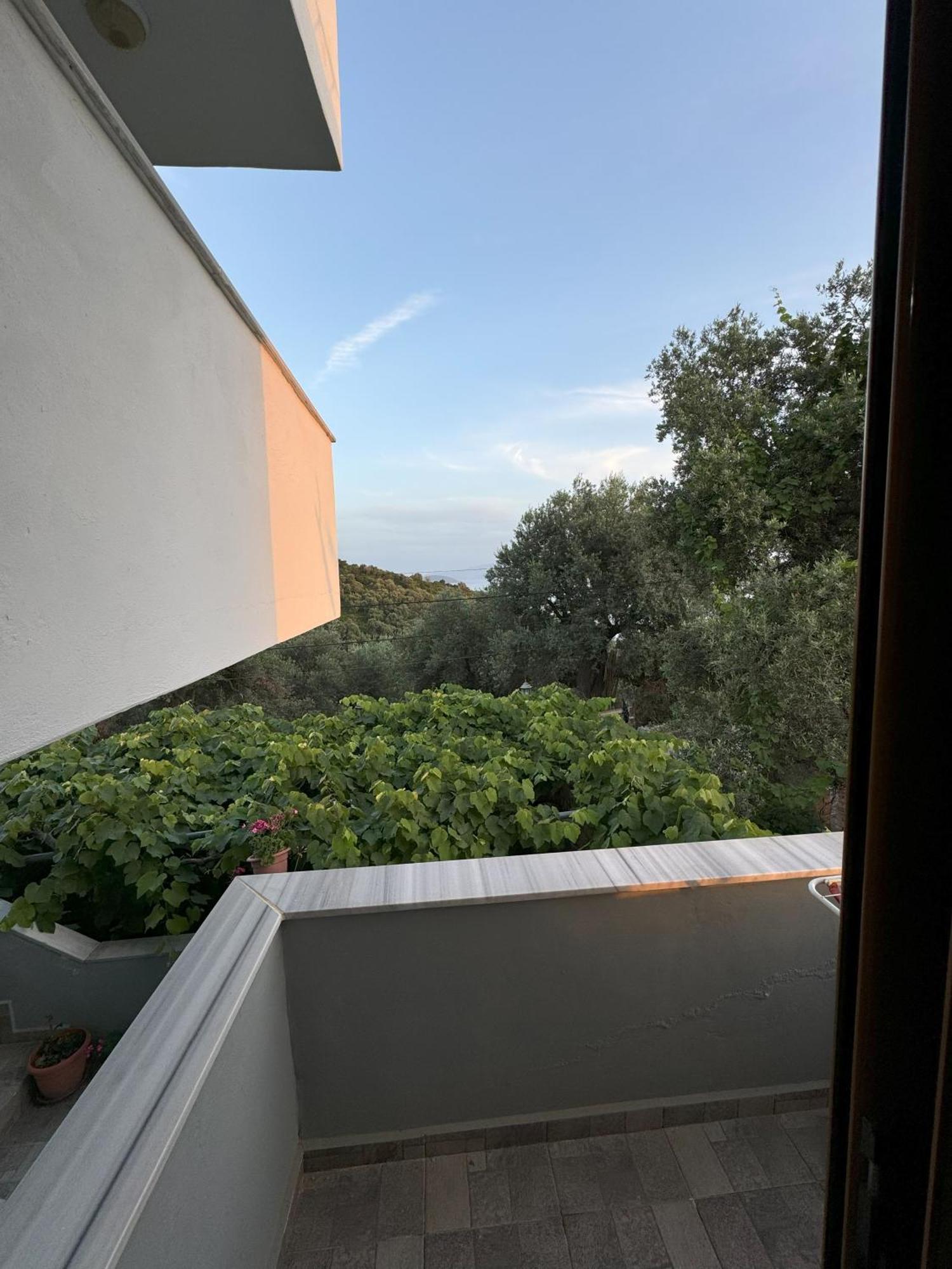 Adrian Agustin Rooms Lukovë エクステリア 写真